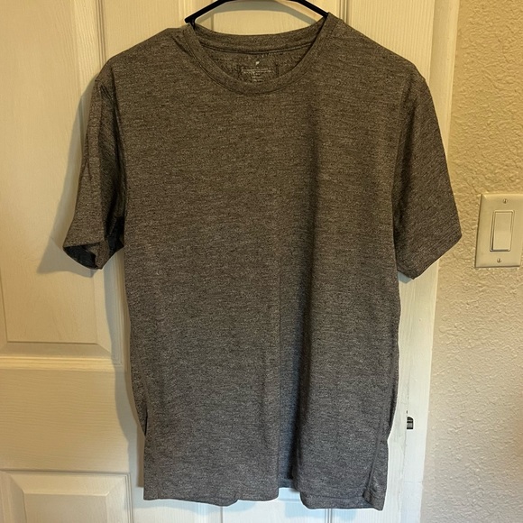 Mens Fabletics The Front Row Tee Shirt - Gray - Picture 2 of 7